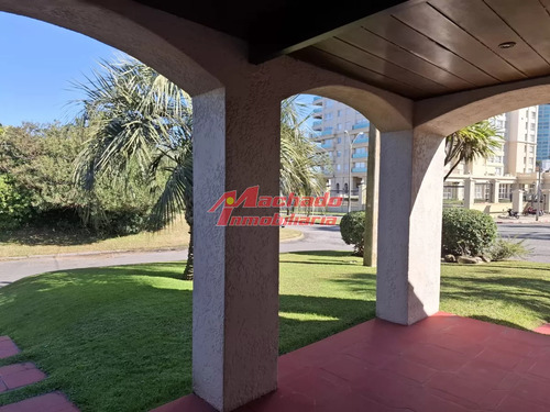 Casa En Venta Playa Mansa, En Impecable Estado