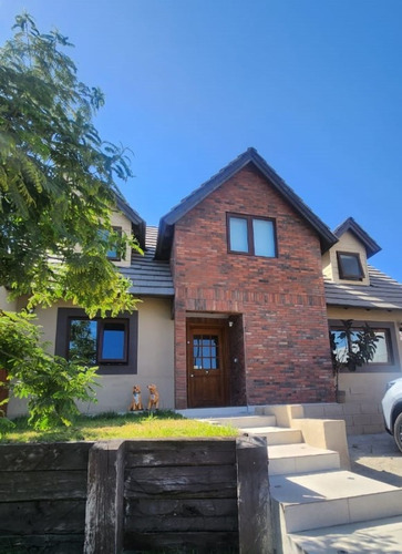 Casa Aislada Con Vista A La Precordillera 4d 3b