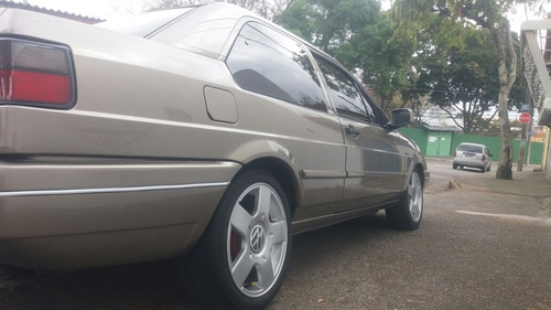 Imagem 4 de 15 de Volkswagen Santana Gl