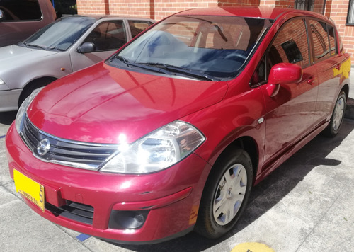 Nissan tiida hb 1.8 Visia