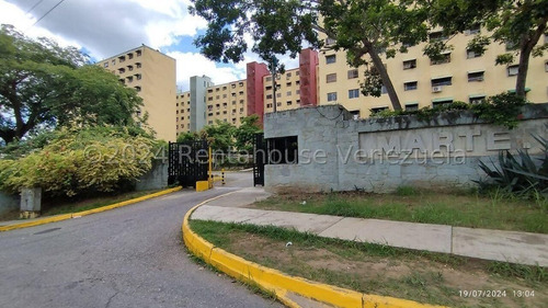 Apartamento En Venta. Urb. La Estrella, Charallave.