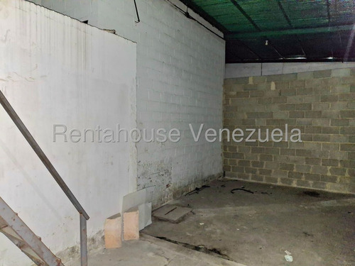 Gisselle Lobo Tiene En Alquiler Galpon En La Zona Industrial I Facil Acceso Zona Estrategica Posee 660m2 Ideal Para Almacén Con Todos Los Servicios Básicos 2 5 1 5 7 9 9