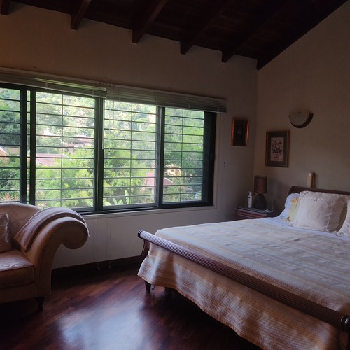 Silvia Jaramillo Vende Elegante Casa Monteclaro Lagunas
