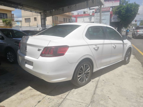 Imagen 4 de 12 de Peugeot 301 2018 1.6 Allure Hdi Diesel Mt