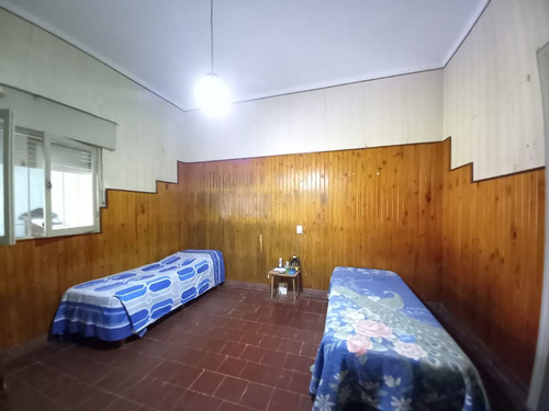 Imagen 5 de 9 de Venta Casa Amplio Terreno - Zona Centro.-