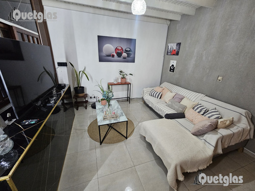 Venta Casa De 4 Ambientes, Con Garaje, Piscina Y Quincho Ap