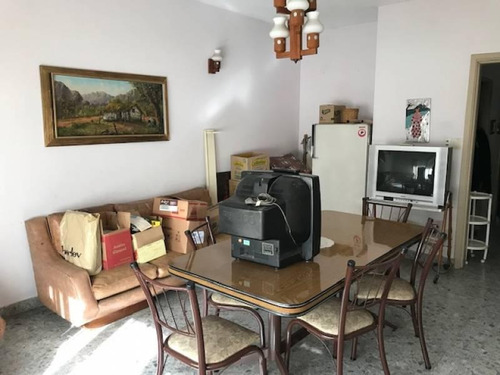Imagen 8 de 14 de Casa Americana En Venta- 3 Ambientes Con Excelente Fondo- Zona Ituzaingo Norte- Permuta