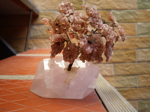 Piedra De Cuarzo Rosado Con Arbolito. Usado. (brasileñas)