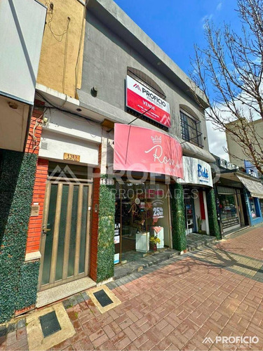 Local Comercial Y Departamentos En Block En Berazategui