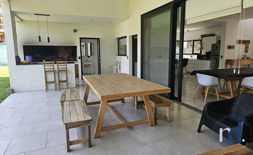 Casa En Venta 3 Dormitorios En Pinamar Zona Álamos