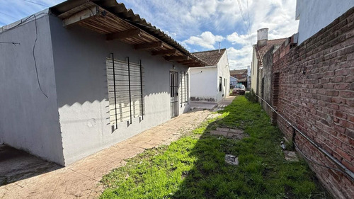 Venta En Block Casa 3 Amb+2 Deptos. Bosque Alegre