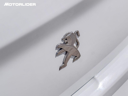 Imagen 12 de 25 de Peugeot 301 Extra Full 1.2 | Permuta / Financia