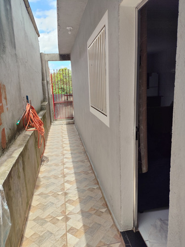 Casa 4 Cômodos E Um Banheiro