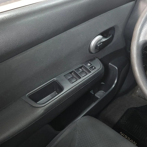 Nissan Tiida 1.8 Visia
