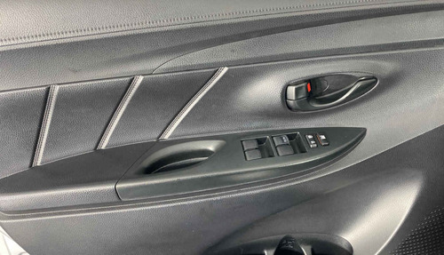 Imagen 8 de 15 de 113983 - Toyota Yaris 2017 Con Garantía