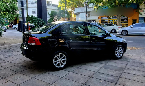 Volkswagen Voyage 1.6 Highline Imotion