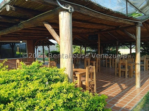 Dayana Saez Vende Hermosa Granja En Zona Privilegiada Con Los Servicios Básicos Constantes, Un Lugar Gastronómico Con Ambientes Campestres Y Tranquilos Que Podrás Disfrutar Junto A Tu Familia.