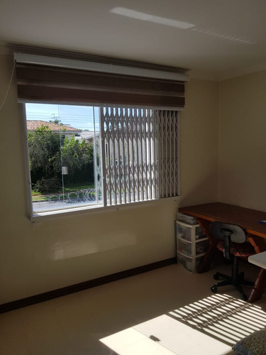 Imagem 21 de 30 de Sobrado A Venda Com 3 Quartos, Sendo Um Suíte - R$480.000,00 - Boqueirão!! - 99863
