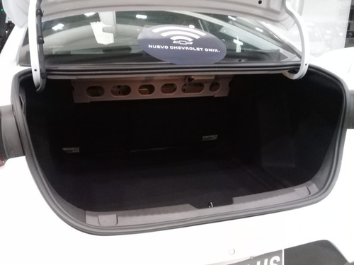 Imagen 19 de 20 de Chevrolet Onix 1.0 Turbo Premier A T