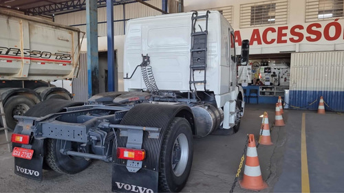 Imagem 6 de 10 de Volvo Nh-12 380
