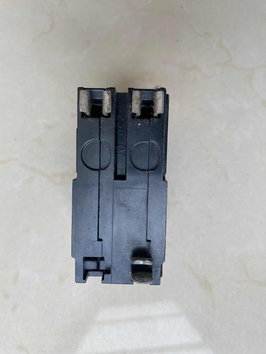 Pastilla Termomagnetica Interruptor 2x30 Amp Marca Square-d (Usado)