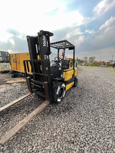 Imagen 1 de 15 de Autoelevador Yale 3tn Diesel Torre Triple C/desplazad Envios