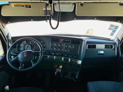 Kenworth T880, Año:2023 Motor: Cummins Trans. Manual 18 Vel.