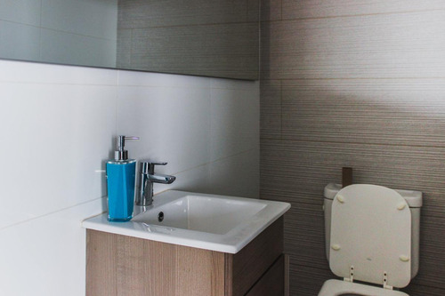 Venta Con Renta De Apartamento Monoambiente En Pocitos