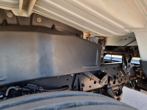 Imagem 2 de 15 de Volkswagem 13-190 4x2 Ano 2015 Cesto Aereo Linha Viva