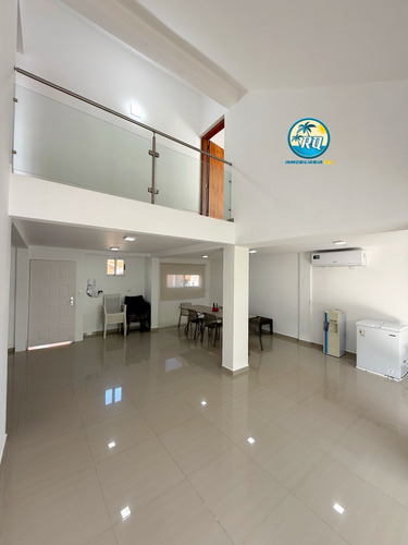 Casa En Venta En Res. Playuela - Tucacas.