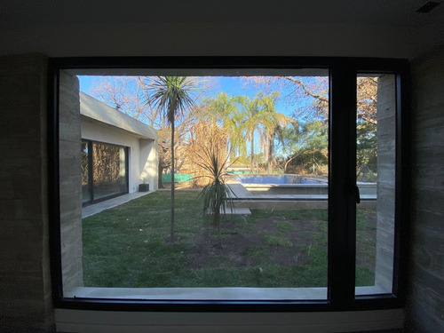 Imagen 10 de 19 de Villa Allende Golf - Casa De Diseño 2 Dorm 2 Baños - 170 Cub / 700 Terr
