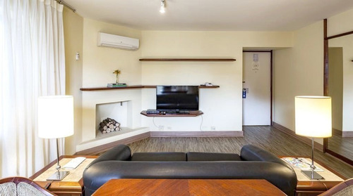 Imagem 3 de 15 de Flat No Itaim 02 Dormitórios 70m² - Sf25464