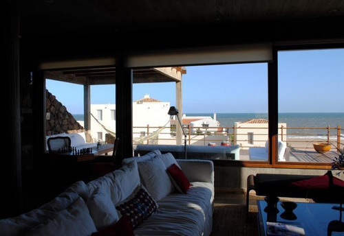 Imagen 7 de 30 de Sublime Casa De 3 Plantas 6 Ambientes Frente Al Mar En Punta Piedras