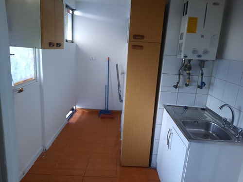 Condominio Las Palmas , Depto. Con Estacionamiento