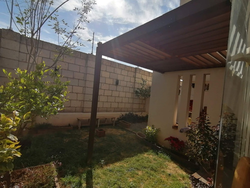 Casa En Venta 4 Hab. 3.5 Baños, Frente Área Verde, 