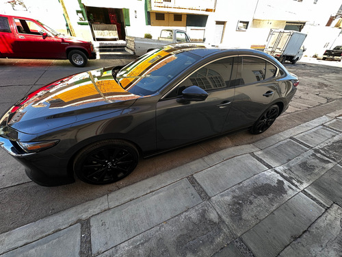 Mazda 3 Versión Signature (la Más Equipada Con Turbo)