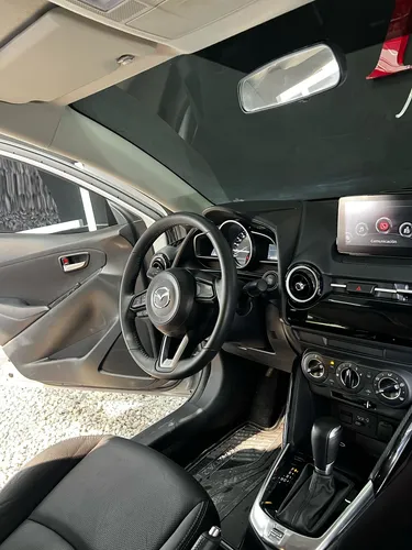 Mazda 2 1.5 Touring Sedan 2025
