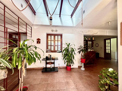 Casa 4 Ambientes Parquizado Parque Avellaneda