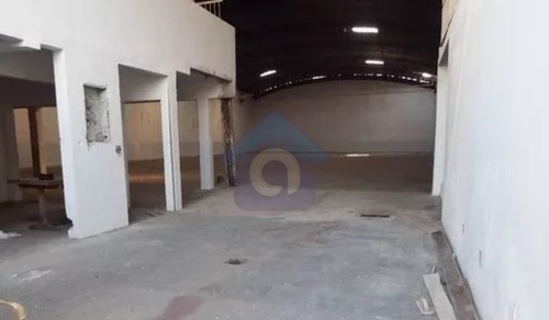 Imagem 2 de 4 de Galpão Com 6 Vagas De Garagem ! - Tw11398