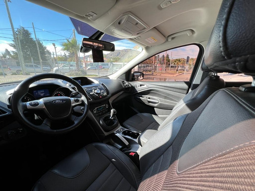 Imagen 6 de 11 de Ford 2013 Kuga 1.6 T 4x2 Sel L/14