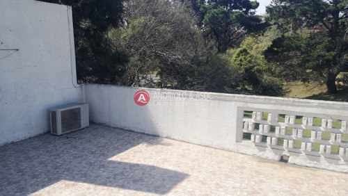 Casa En Punta Del Este, Playa Mansa, Cerca Del Mar, Venta, Alquiler Anual, Y Temporada- Ref: 6622