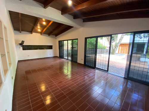 Venta De Casa En Prados Del Este, Caracas