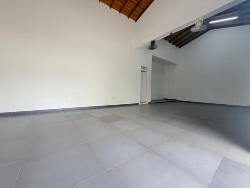 Local En Arriendo En El Llano. Cod A24167
