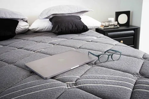 Cama Europea Top Black Flex 1,5 Pl + Resp Modern Velador Rov