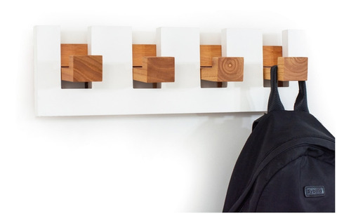 Imagen 2 de 10 de Perchero De Pared Madera Lustrada Y Laqueada 4 Perchas Escandinavo Nordico