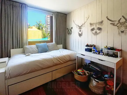 Duplex Con Jardín Y Gran Sala En Piso 1 * 3d/4b En Vitacura