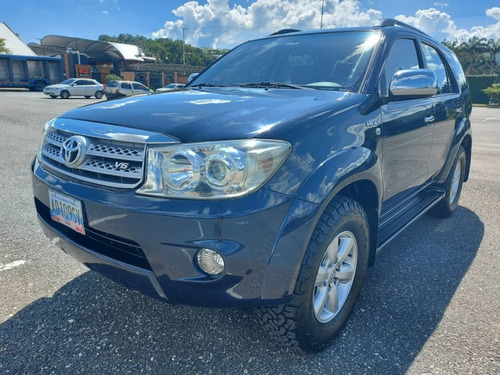 Imagen 1 de 9 de Toyota Fortuner 2012