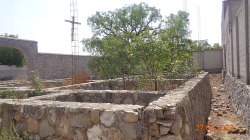 Terreno Regular, En Privada, Ideal Para Casa Habitación O Negocio Comercial, De 680m2, Bardeado Al 90%, Con Cimentación De Piedra Y Block De Tabique, En Villas De Tezontepec, Hidalgo