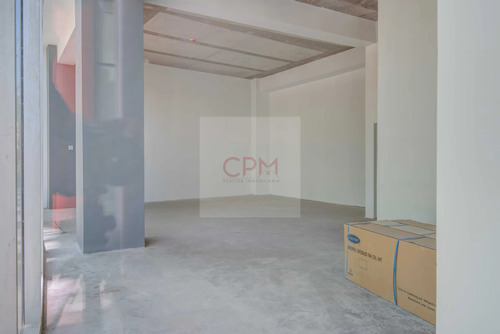 Arrienda Moderno Local Comercial, Las Condes (161698)