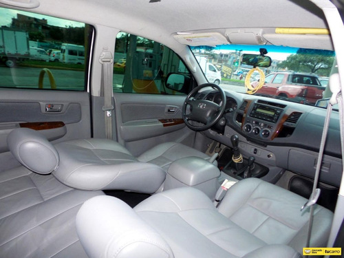 Imagen 14 de 15 de Toyota Hilux Doble Cabina